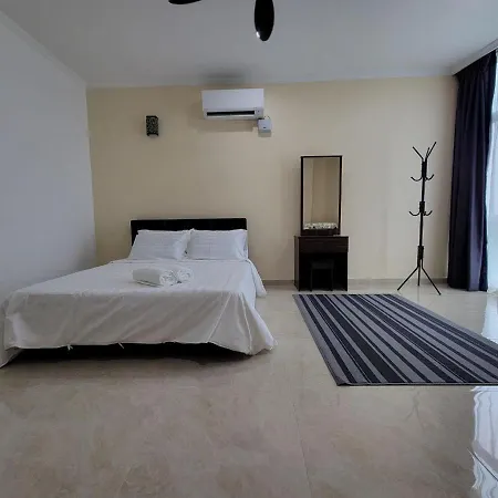Suria Homestay Bangi Kampong Sungai Merab Exterior photo